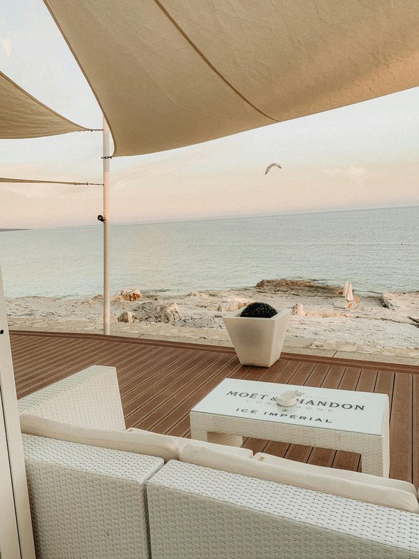 Voile ombrage marine : qualité et excellence sur mesure